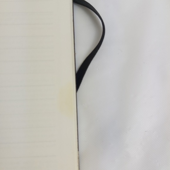 - 2 Moleskine black leather Paris Chicago notebook - Picture 12 of 16